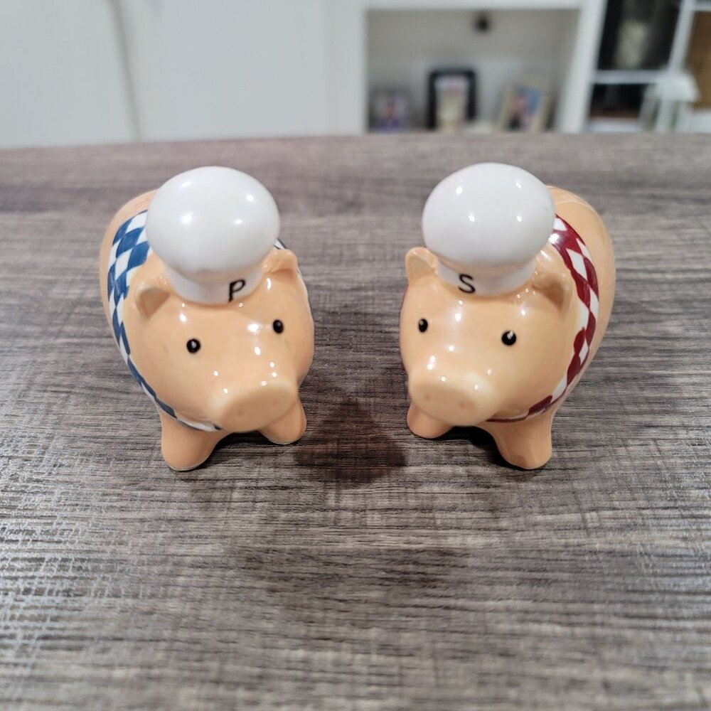 Grasslands Road Pig Chefs Shakers Set - Picture 9 of 9
